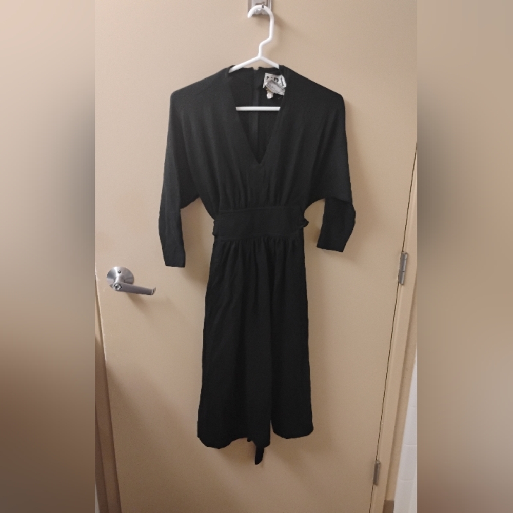 Vintage 1970s 1980s N.R.1 By Ned Gould Saks Fifth Dolman Sleeve Tie Back Dress